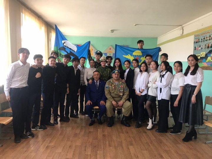 "Мен жастарға сенемін" атты тәрбие сағаты өтті.