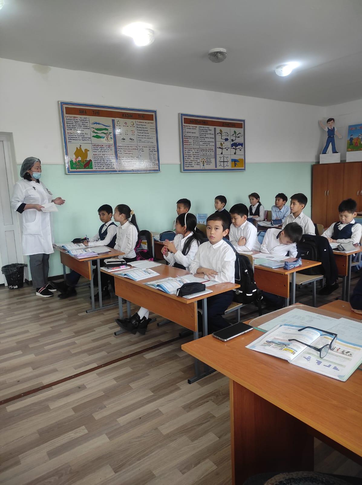 30.11.23 күні ,,сынып жетекшілері оқушыларға ,,Қызылша ауруының  алдын алу,, ,,Қызылшаның белгілері,, тақырыпта диктант жазғызды. Және қосымша мектеп медбикесі Костовбаева А.Ш түсіндіріп өтті.