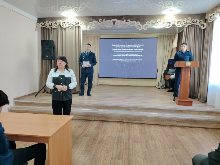 "Буллинг және кибербуллинг", "Жасөспірімдердің құқықтық жауапкершілігі"  тақырыптарда түсіндірме жүргізді.